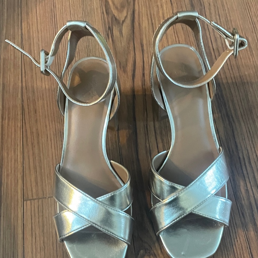 Chic Metallic Gold Women's Sandals